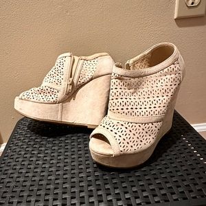 Pink/Pale Wedges! Size 7